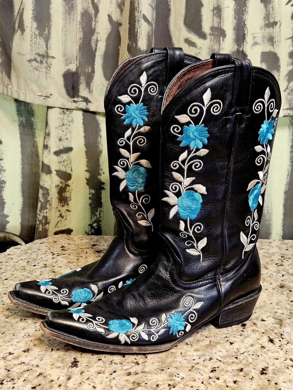 Ariat Corazon Black Leather Western Boots with Turquoise Floral Embroidery Sz 9